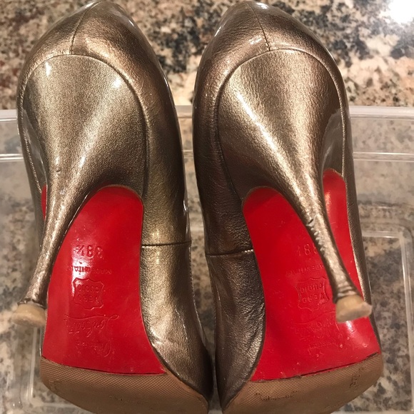 Christian Louboutin gold heels 38.5 - Picture 5 of 7